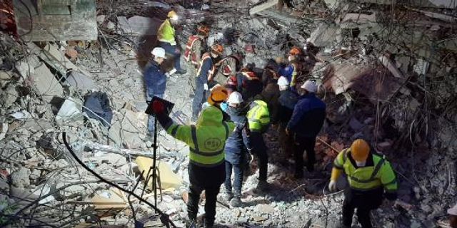 6 aylık hamile Buse, 136'ncı saatte kurtarıldı