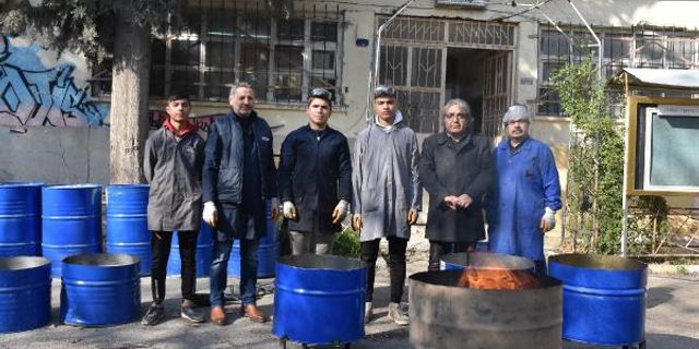 İzmir'de öğrenciler depremzedeler için soba üretti