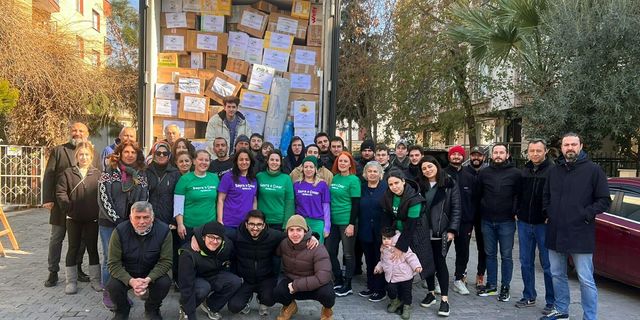 Sayra ve Çınar Vakfı'ndan yardım TIR'ı