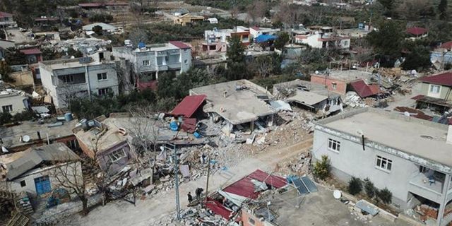 İzmir depremzedelerin yaralarını sarıyor