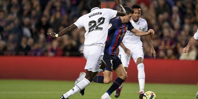 Barcelona şampiyonluğa bir adım daha yaklaştı