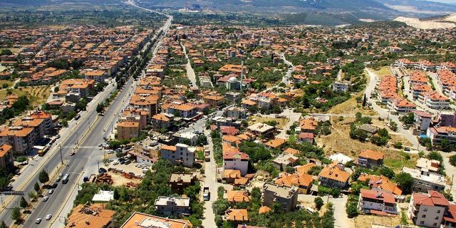 Muğla Yatağan'da avlulu kargir ev icradan satılıktır