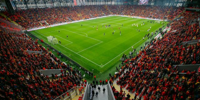 İzmir kupa finallerine abone oldu