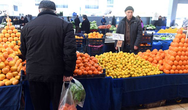 Birleşik Kamu-İş Konfederasyonu: Açlık sınırı 20.776, yoksulluk sınırı 62.302 liraya yükseldi