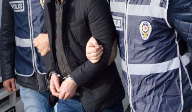 İzmir'de FETÖ operasyonunda 12 şüpheli yakalandı