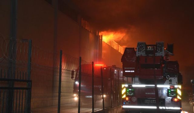İzmir Kemalpaşa'da korkutan fabrika yangını!