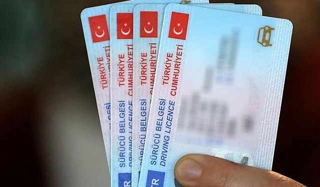 Ehliyet Yenileme İçin Gerekli Evraklar ve Ücretler 2024: Yenileme Süresi Uzatıldı Mı?