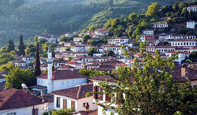 Şirince'nin Büyüleyici Sonbaharı: Renklerin Dansı ve Keyifli Anlar