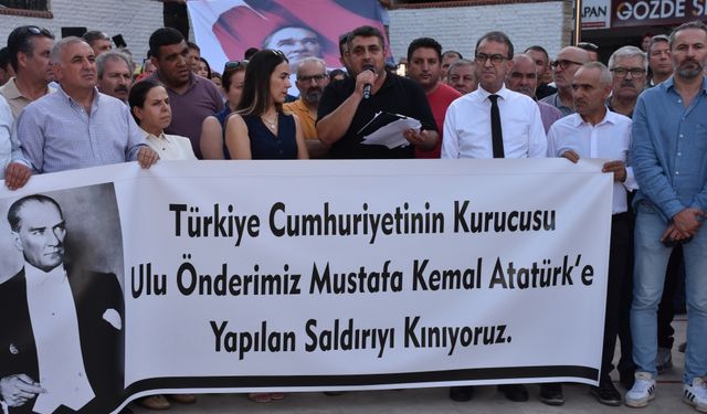 Kemalpaşa'da Atatürk Anıtı'na saldırıya tepki