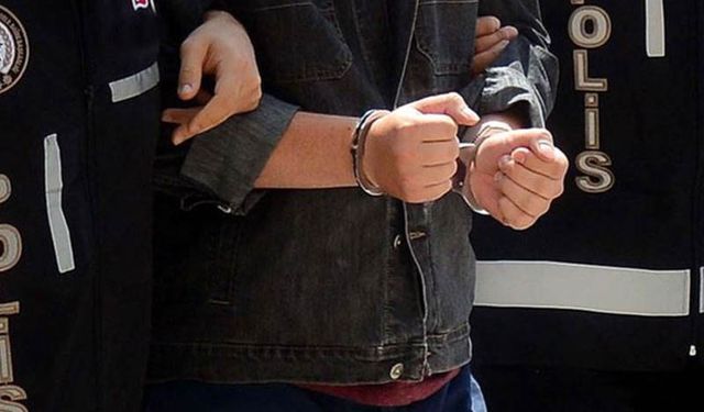 İzmir'de SRC sınavında altı joker yakalandı