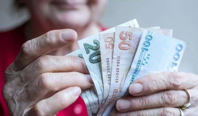 Emeklilik yaşı değişiyor mu? Nihat Zeybekci “Çok düşük” dedi, sinyali verdi