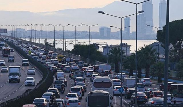 Büyükşehir'den trafik yoğunluğu açıklaması: Karayolları yüzünden