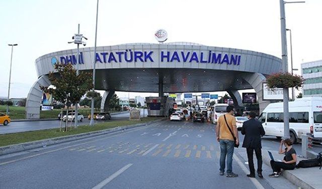 Atatürk Havalimanı'nda korkunç olay! Uçak toprağa saplandı
