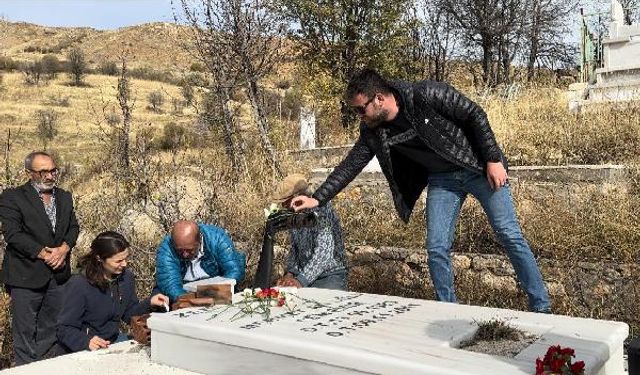 Depremde ölen DHA muhabiri Cem Emir unutulmadı
