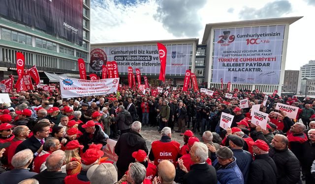 DİSK, 'Gelirde Adalet, Vergide Adalet' yürüyüşünü tamamladı