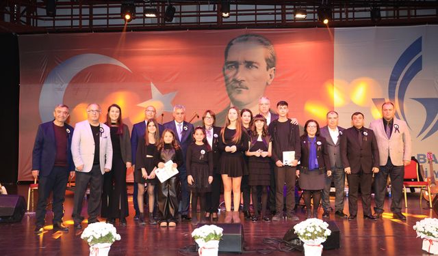 Güzelbahçeli gençler Atatürk için söyleyecek