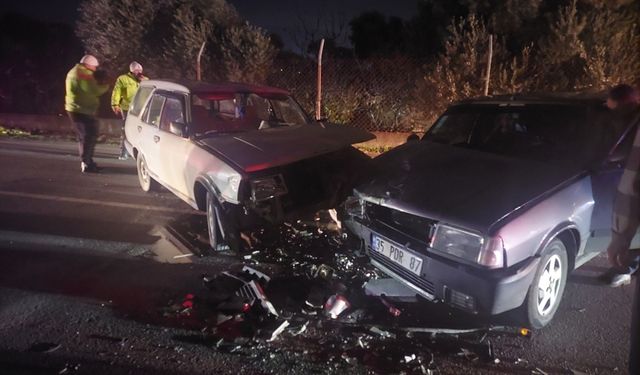 İzmir'deki kazada üç kişi yaralandı