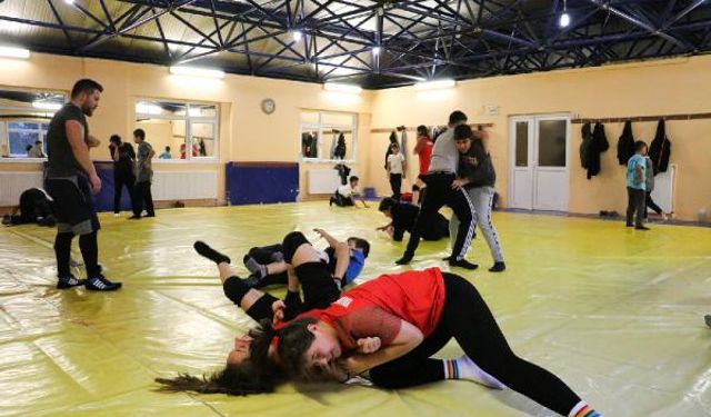 Yalova'da ata sporu güreşe ilgi artıyor