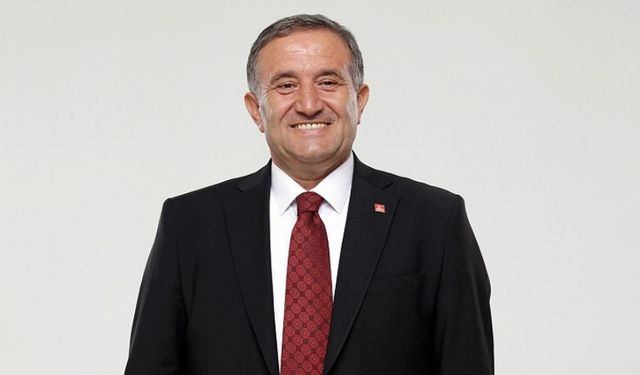 Bayraklı Belediye Başkan aday adayı ​​​​​​​Kerim Özer kimdir? Kerim Özer kaç yaşında, nereli ve hangi partili?
