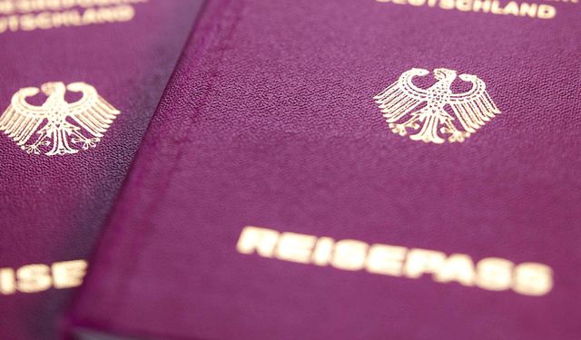 Pasaport Başvurunuz Reddedilmesin: Dikkat Edilmesi Gereken Pasaport Fotoğrafı Hataları!