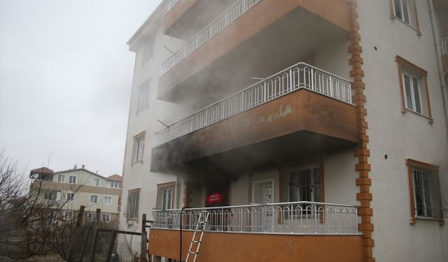 Apartman yangınında bir kişi dumandan etkilendi