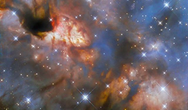 NASA muhteşem görüntüyü paylaştı! İşte Hubble'dan gelen son fotoğraf