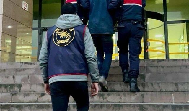İzmir'de firari beş hükümlü yakalandı