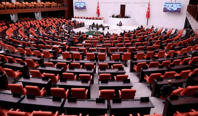 AKP-MHP, muhalefetin 'asgari ücret ve emekli maaşı' talebini reddetti