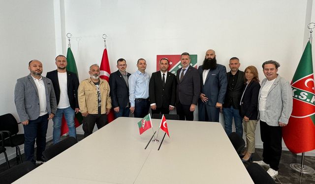 TSYD İzmir Şubesi, Karşıyaka Spor Kulübü’nü ziyaret etti