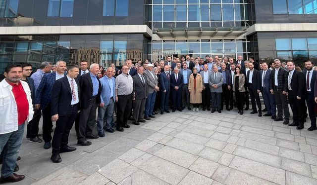 Büyükşehir Belediye Başkanı Büyükkılıç, mazbatasını aldı
