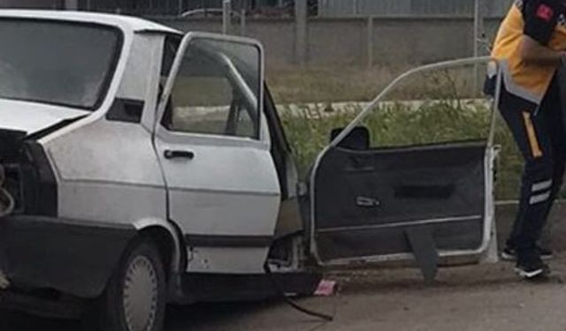 Kırşehir'de otomobiller çarpıştı; karı-koca öldü
