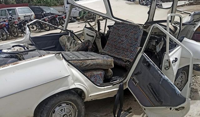 Manisa'da TIR'la çarpışan otomobilin sürücüsü Ali Bilir (36), hayatını kaybetti.