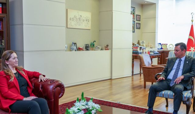 Özel, DİSK Genel Başkanı Çerkezoğlu ile görüştü