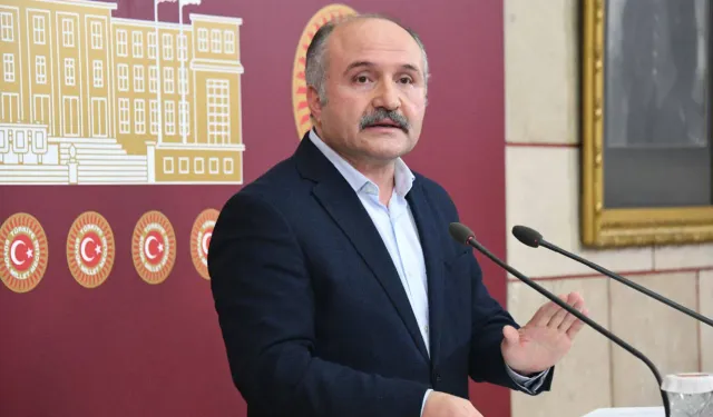 İYİ Parti'de yaprak dökümü sürüyor... Erhan Usta görevinden istifa etti