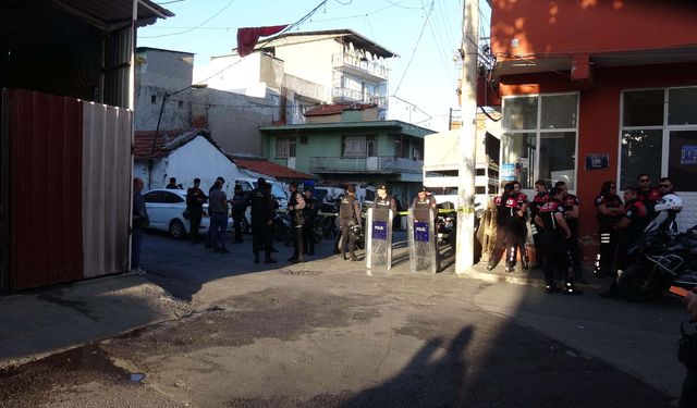 İzmir'de cinayetin ardından gözaltına alınan şüphelinin 2 oğlu da yakalandı