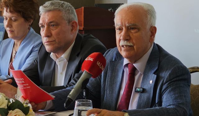 Doğu Perinçek 'Milli Devlet Bildirgesi'ni İzmir'de açıkladı