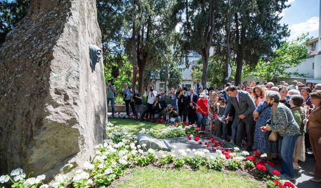 Ulu Önder Atatürk'ün Annesi Zübeyde Hanım kabri başında anıldı