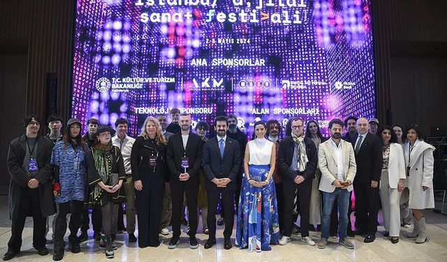 4. İstanbul Dijital Sanat Festivali, AKM'de başladı