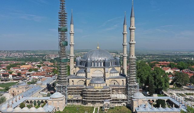 Selimiye Camisi'nin dört minaresinden üçündeki restorasyon tamamlandı