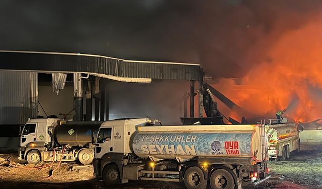 Fabrika yangınına Seyhan'dan anında müdahale