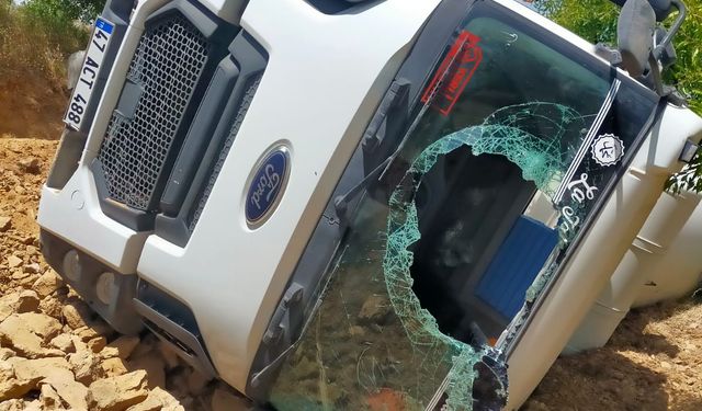 Mardin’de devrilen TIR’ın sürücüsü yaralandı