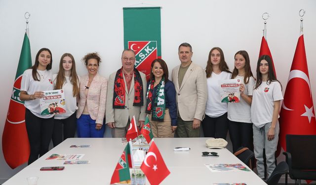 Karşıyaka’dan Türkiye’ye örnek aşı kampanyası