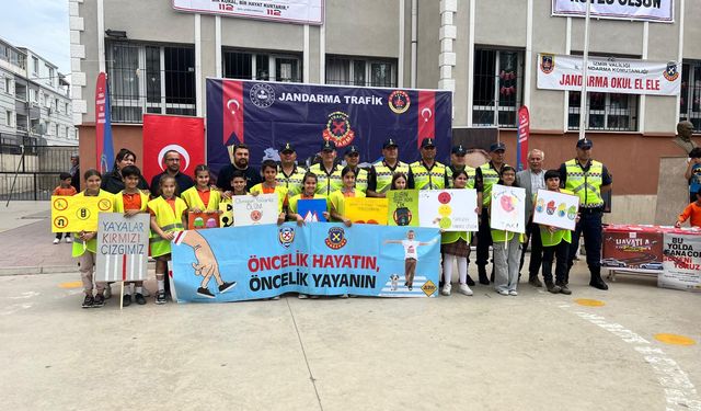 Jandarma Ayrancılar'da Öğrencilere Trafik Eğitimi Verdi