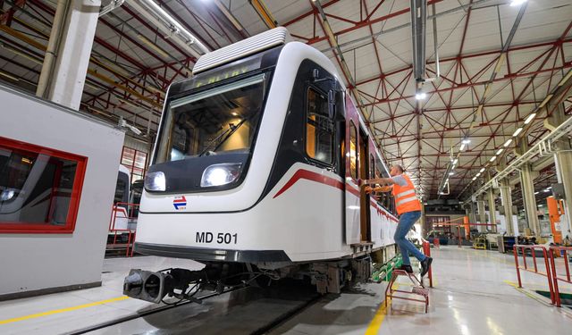 İzmir Metrosu’nun 28 yıllık tren seti hizmet vermeye devam ediyor