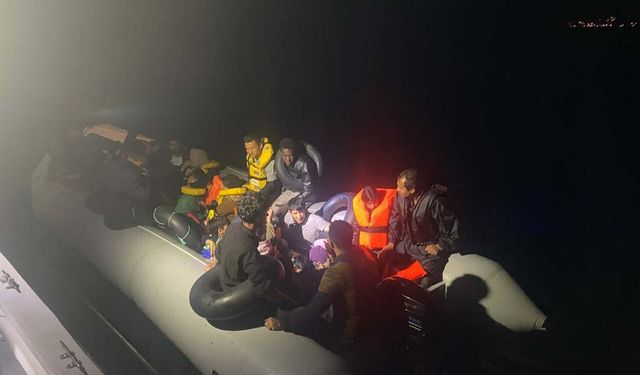 Dikili açıklarında 40 kaçak göçmen yakalandı