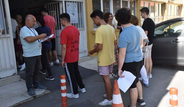 İzmir'de YKS heyecanı başladı