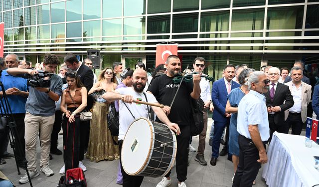 Büyükşehir'de davullu zurnalı toplu sözleşme