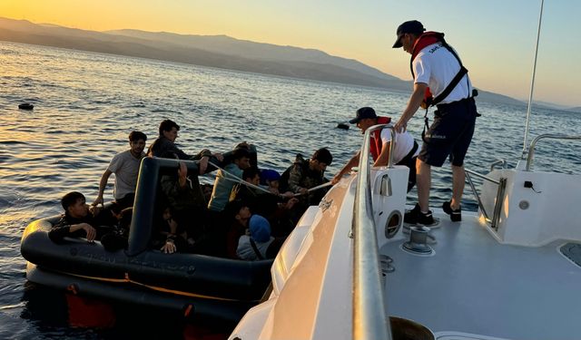 İzmir açıklarında 61 kaçak göçmen kurtarıldı, 51 yabancı uyruklu yakalandı