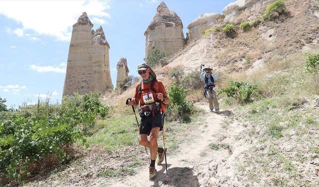 Kapadokya Çöl Maratonu'nda 30 kilometrelik koşu tamamlandı