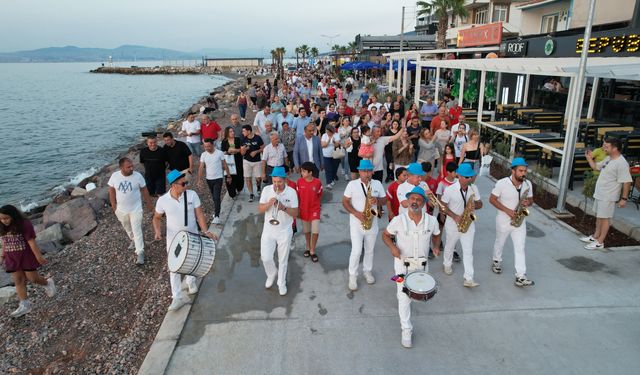 Güzelbahçe Gece Pazarı’na coşkulu açılış